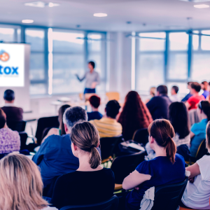 Diretor da Altox apresenta seminário sobre segurança de produtos de degradação e impurezas na sede da ANVISA